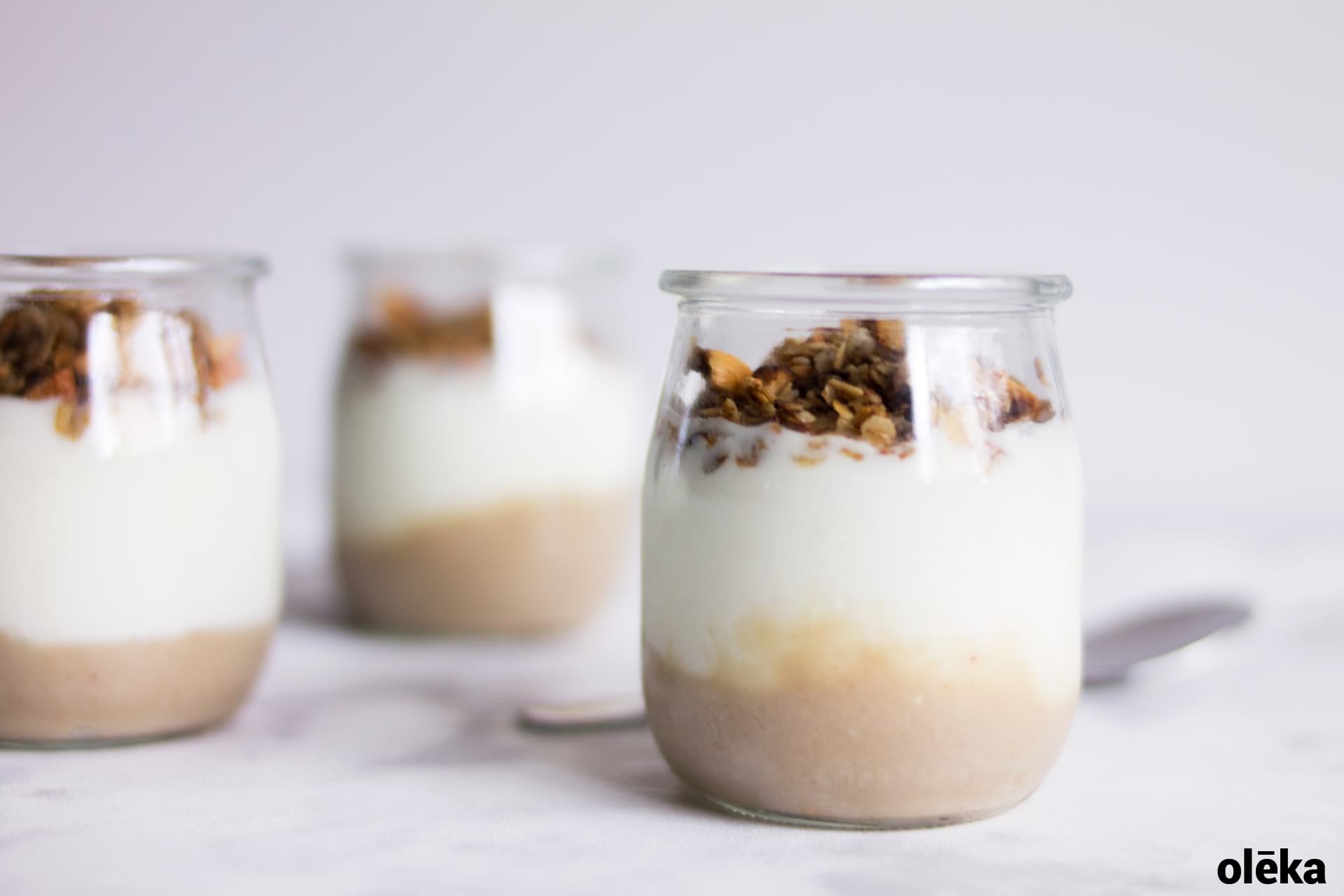 crema de castañas con yogur y crumble de avena